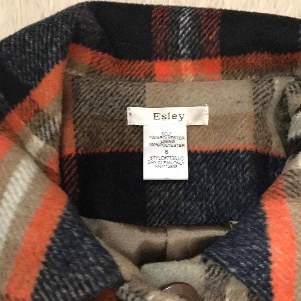Fun plaid jacket for fall - Picture 3 of 4
